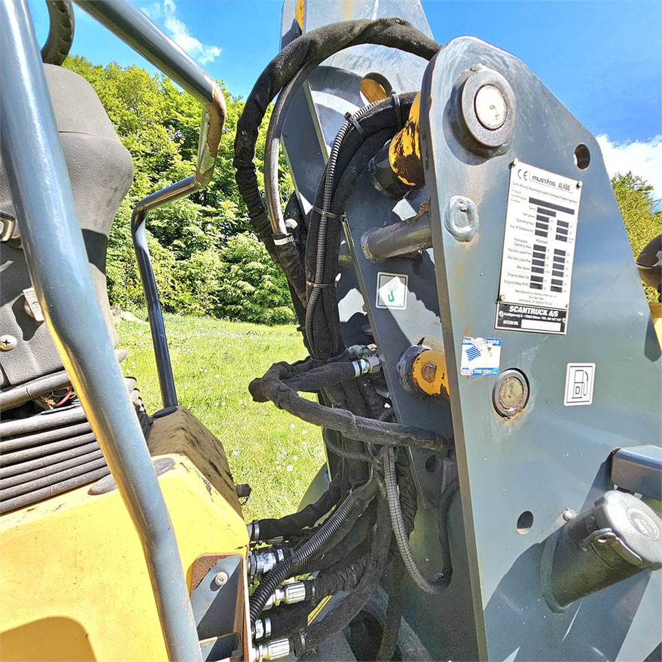 Skid steer Mustang AL406: gambar 25