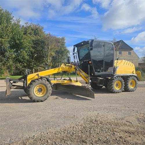 New Holland F 106.7A - Grader: gambar 3 New Holland F 106.7A - Grader: gambar 3
