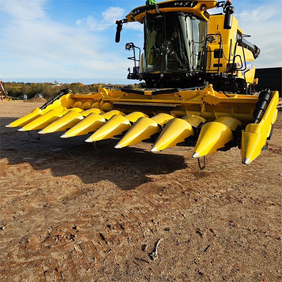 New Holland F8 - Mesin pemanen: gambar 2 New Holland F8 - Mesin pemanen: gambar 2