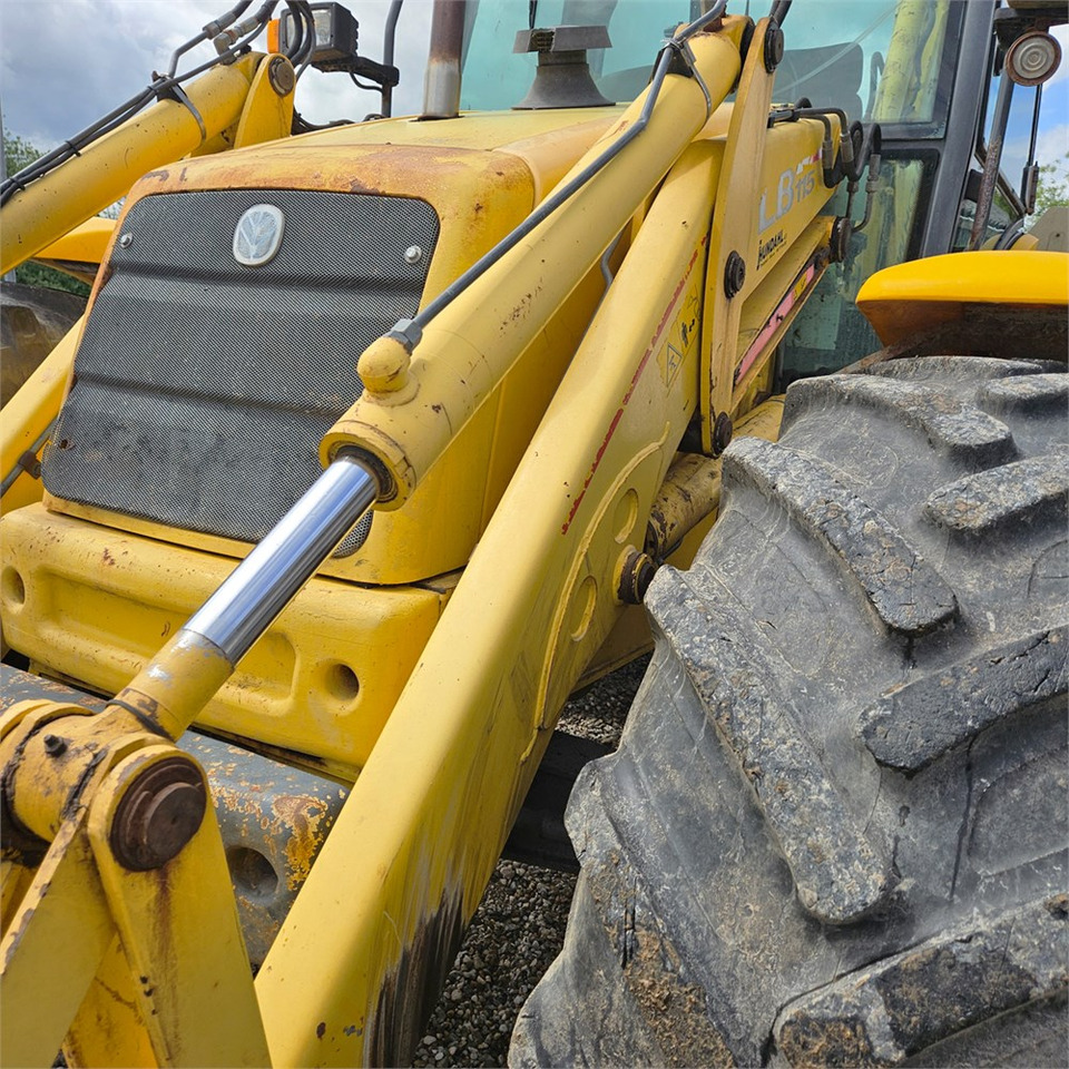Backhoe loader New Holland LB115-4PS: gambar 40