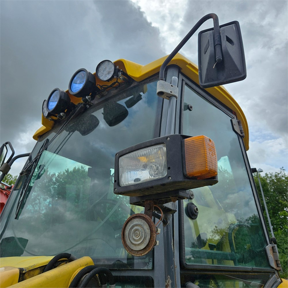 Backhoe loader New Holland LB115-4PS: gambar 26