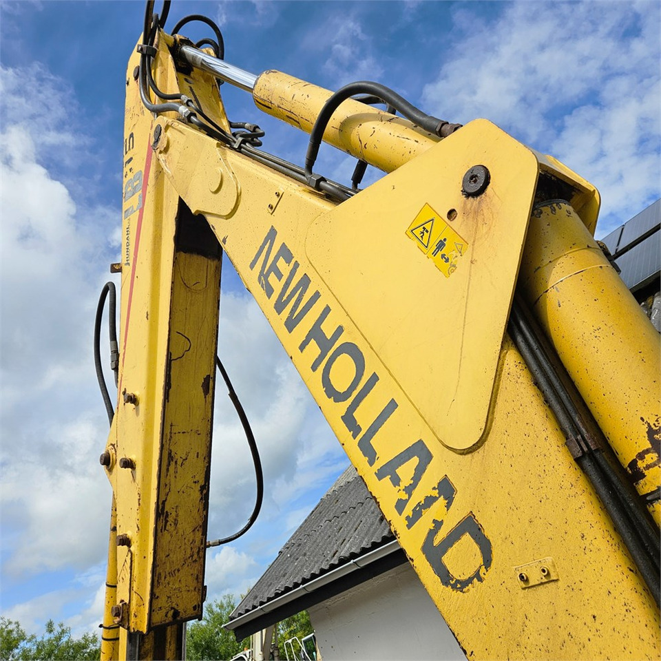 Backhoe loader New Holland LB115-4PS: gambar 34