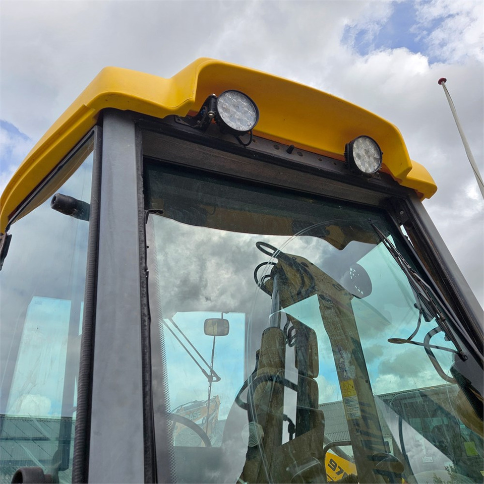 Backhoe loader New Holland LB115-4PS: gambar 28