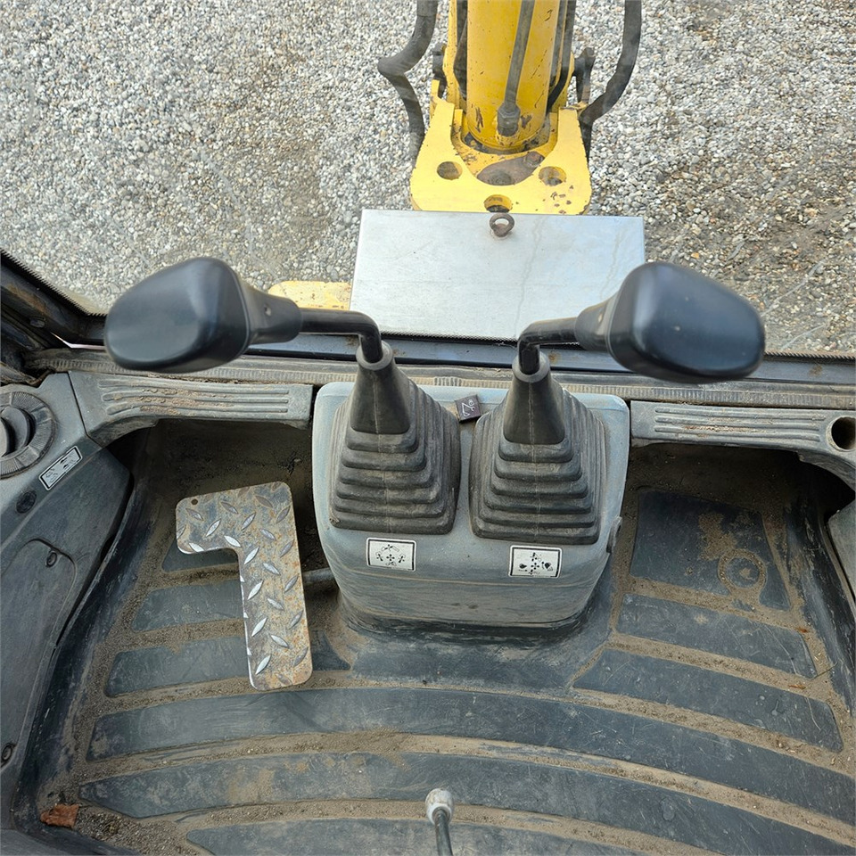 Backhoe loader New Holland LB115-4PS: gambar 23