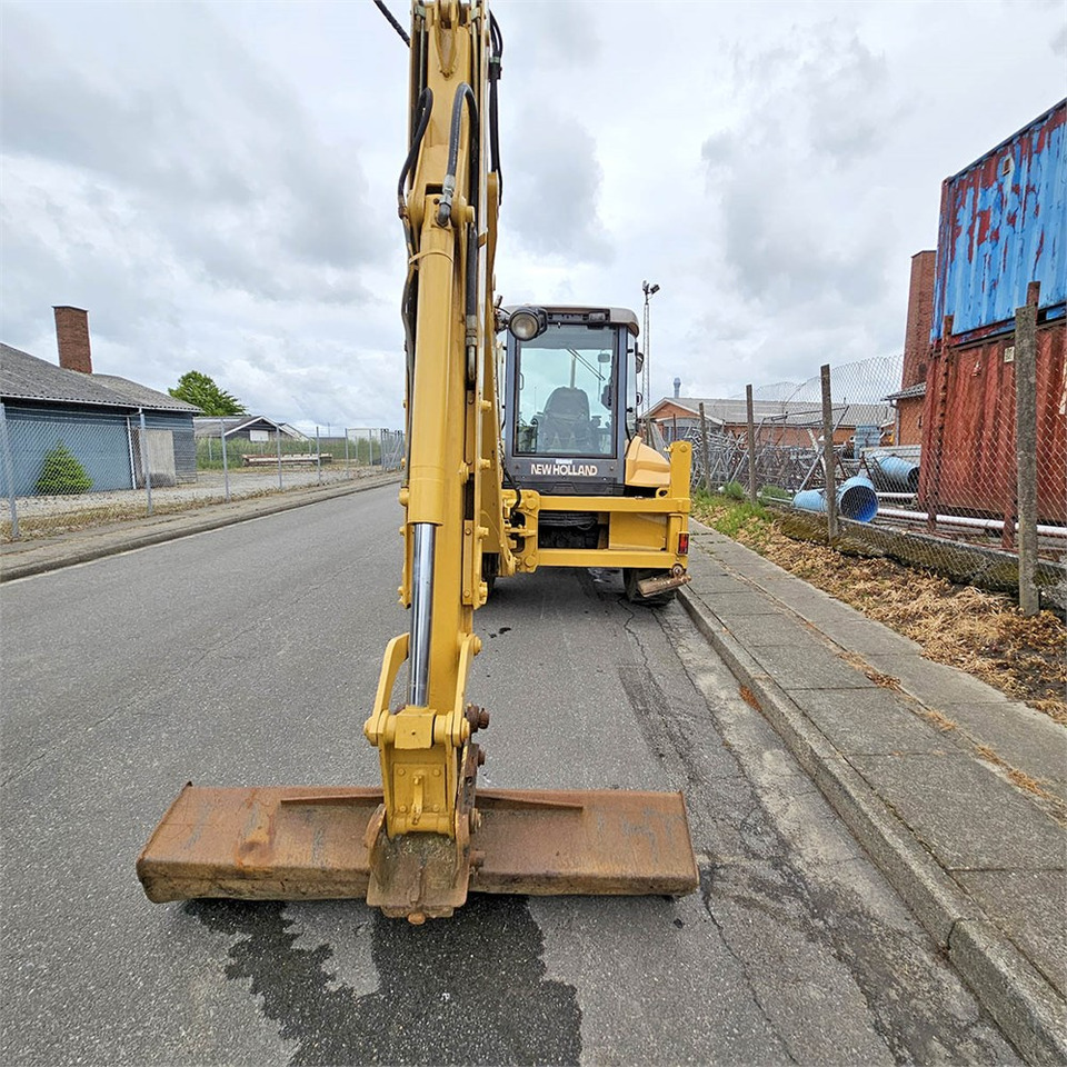 New Holland LB115 - Backhoe loader: gambar 5 New Holland LB115 - Backhoe loader: gambar 5