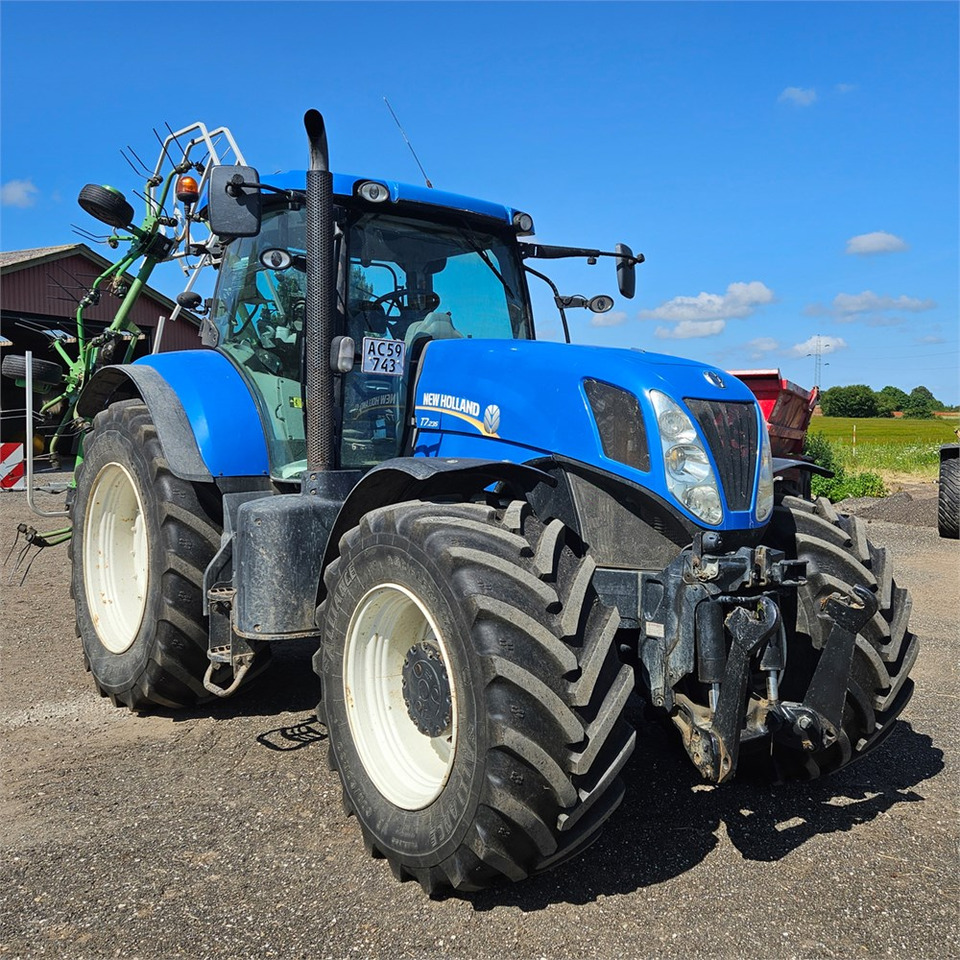New Holland T7.235 Power Command - Traktor: gambar 1 New Holland T7.235 Power Command - Traktor: gambar 1