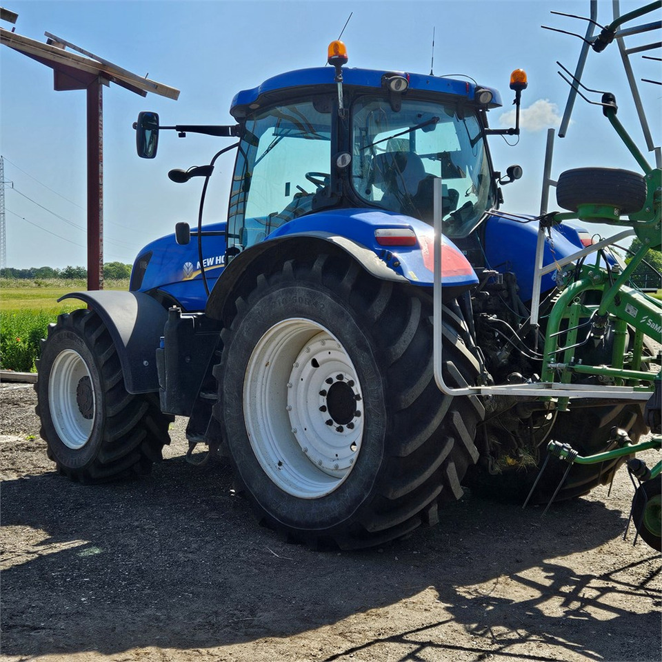 New Holland T7.235 Power Command - Traktor: gambar 4 New Holland T7.235 Power Command - Traktor: gambar 4