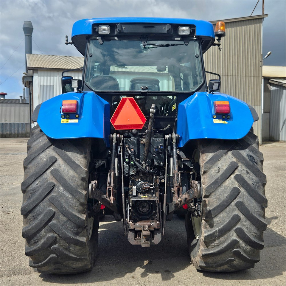 New Holland T7550 - Traktor: gambar 4 New Holland T7550 - Traktor: gambar 4