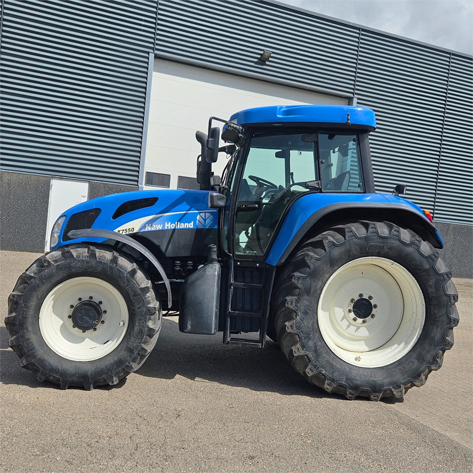 New Holland T7550 - Traktor: gambar 2 New Holland T7550 - Traktor: gambar 2