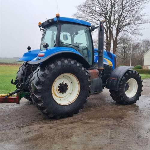 New Holland T8050 Class 5 - Traktor: gambar 3 New Holland T8050 Class 5 - Traktor: gambar 3