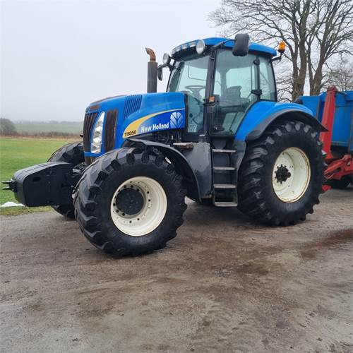 New Holland T8050 Class 5 - Traktor: gambar 5 New Holland T8050 Class 5 - Traktor: gambar 5