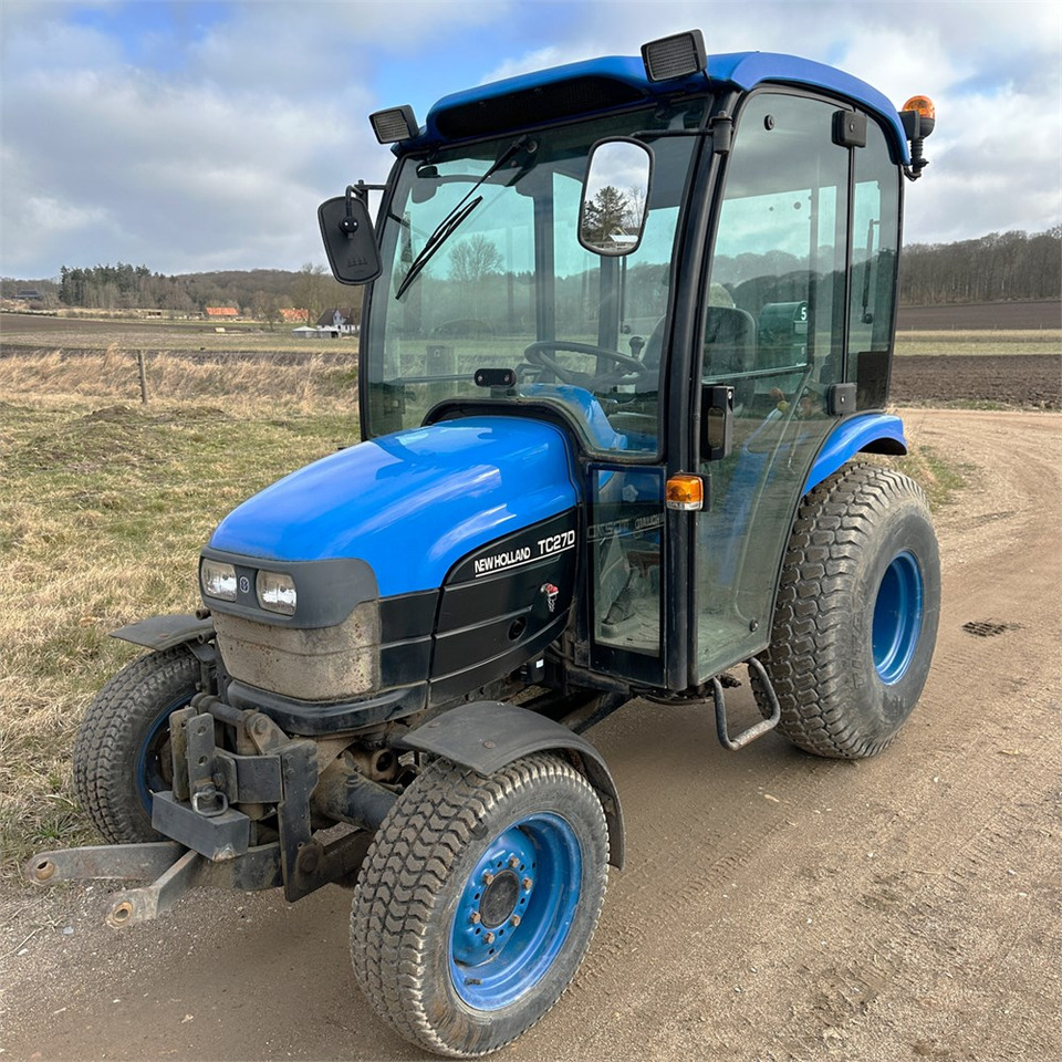 New Holland TC27D - Traktor kota: gambar 2 New Holland TC27D - Traktor kota: gambar 2