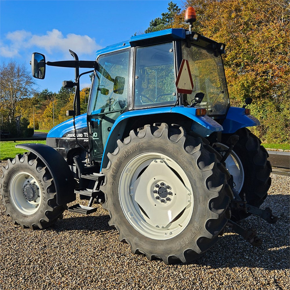 New Holland TS 100 - Traktor: gambar 4 New Holland TS 100 - Traktor: gambar 4