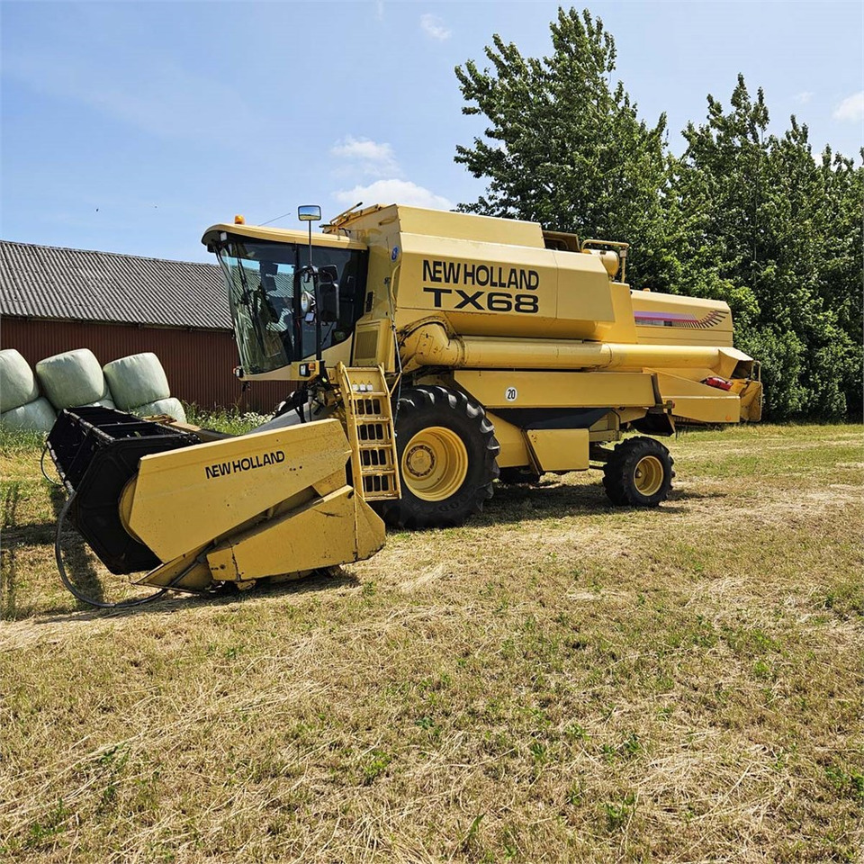 New Holland TX68 - Mesin pemanen: gambar 1 New Holland TX68 - Mesin pemanen: gambar 1