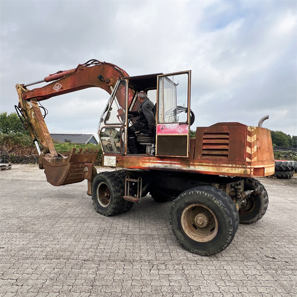 O&K MH4 FA2 - Ekskavator roda: gambar 3 O&K MH4 FA2 - Ekskavator roda: gambar 3