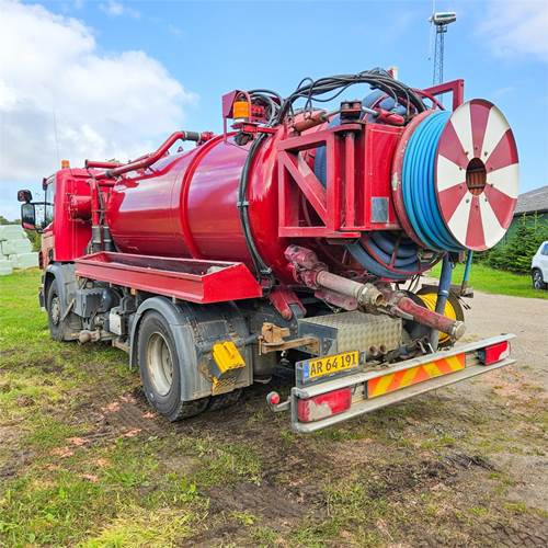 Scania P250 - Truk vakum: gambar 1 Scania P250 - Truk vakum: gambar 1