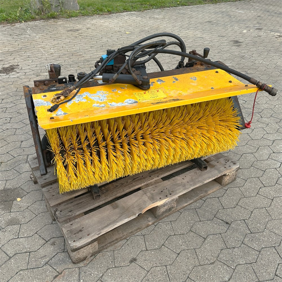 Stenballe HF 1300 LF - Sapu: gambar 1 Stenballe HF 1300 LF - Sapu: gambar 1