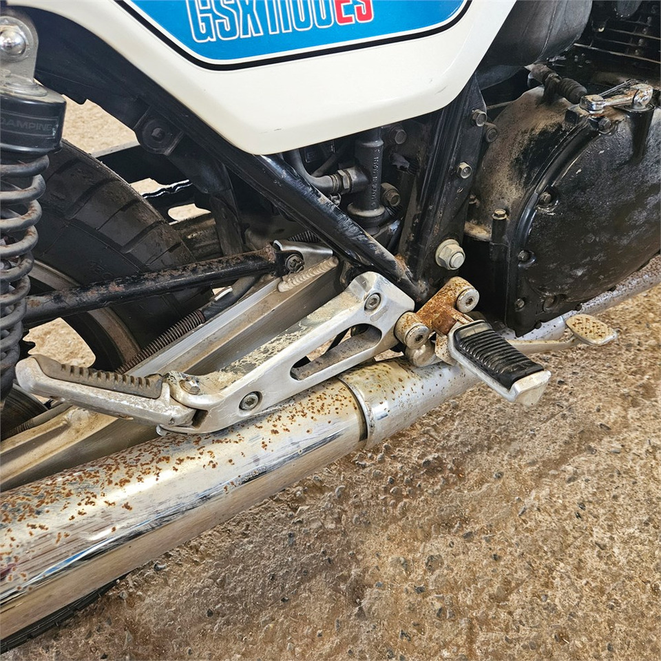 Sepeda motor Suzuki GSX 1100 ES: gambar 23