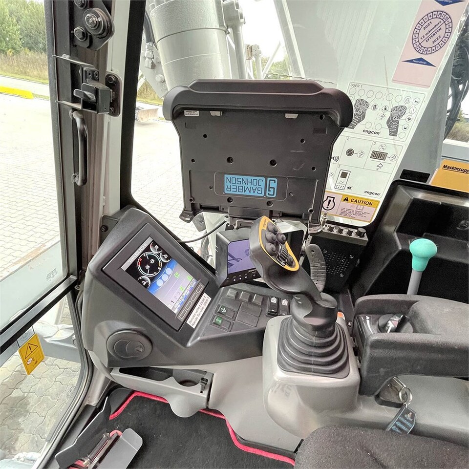 Ekskavator perayap Takeuchi TB 2150 R: gambar 25