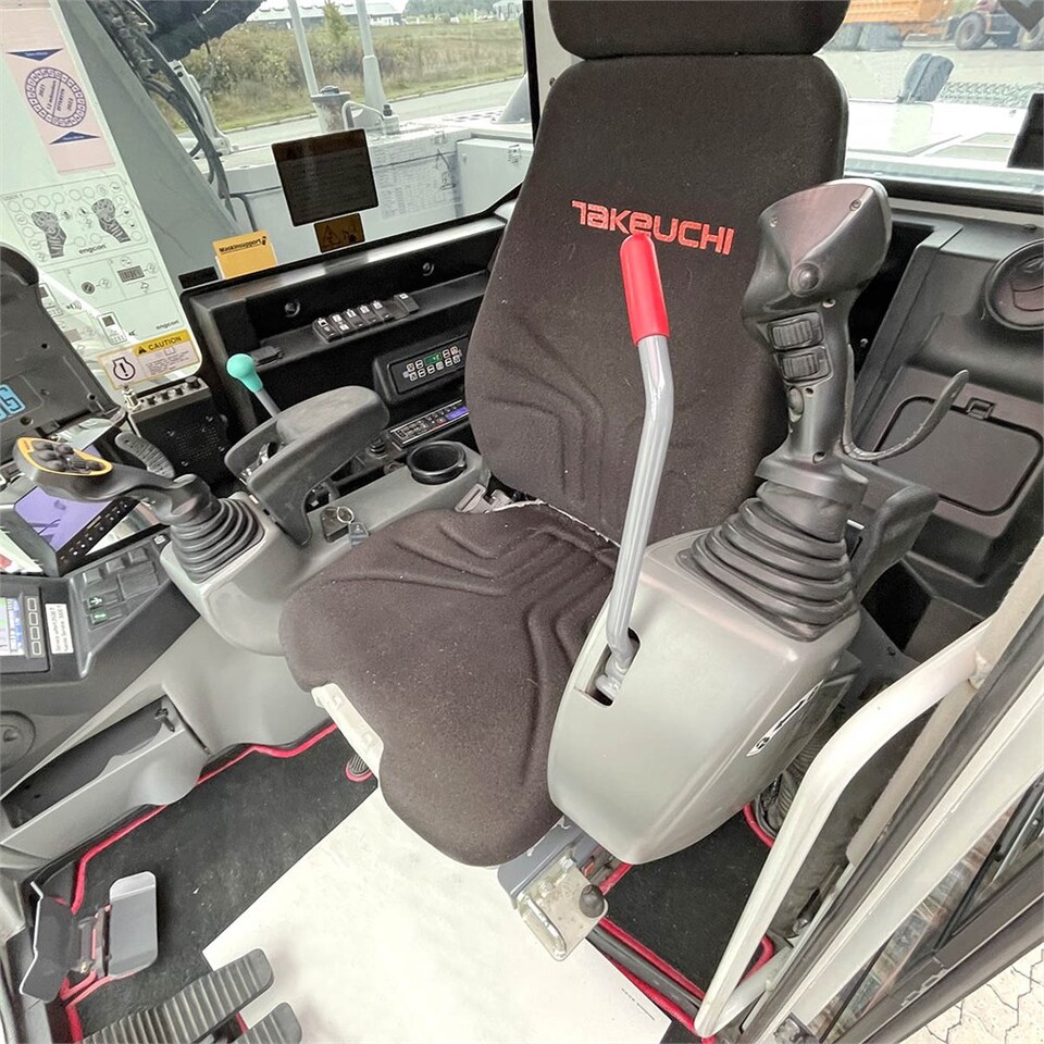 Ekskavator perayap Takeuchi TB 2150 R: gambar 21