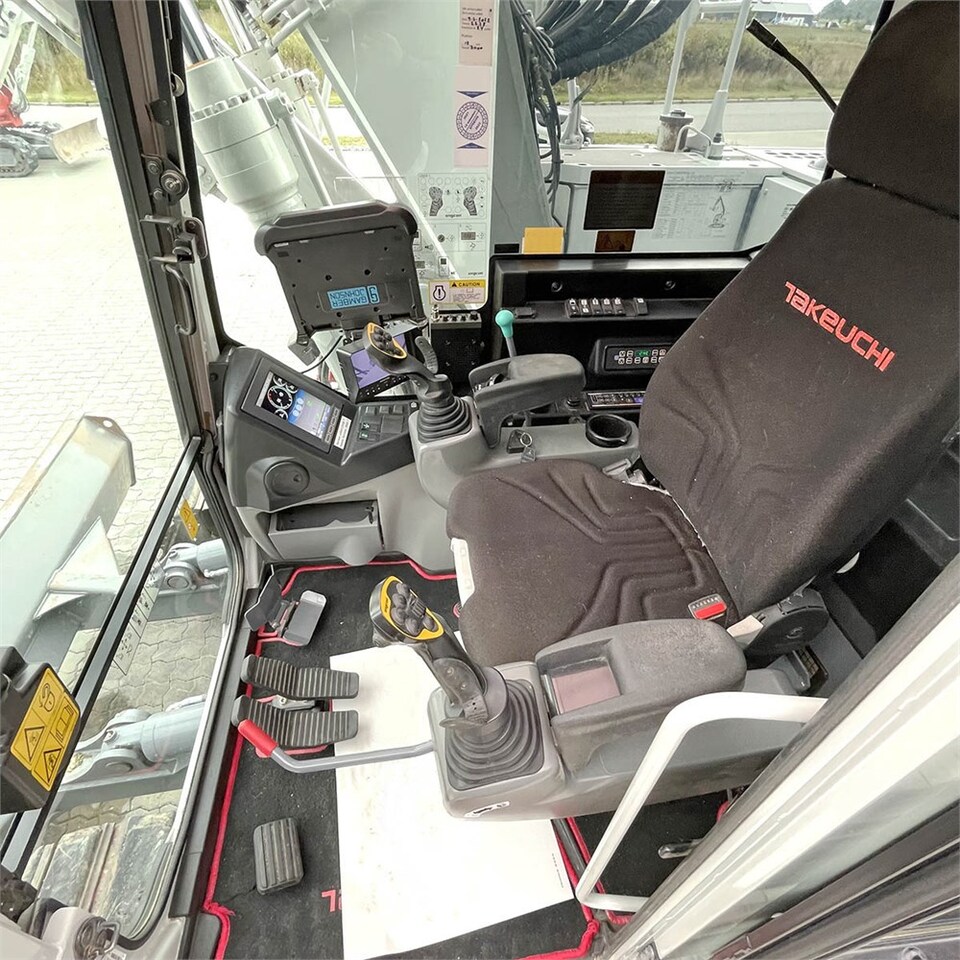 Ekskavator perayap Takeuchi TB 2150 R: gambar 20