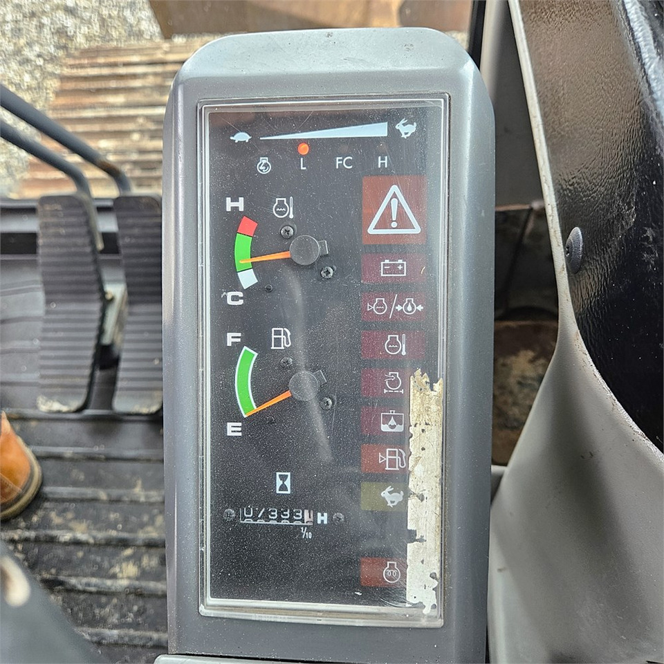 Ekskavator perayap Takeuchi TB1140: gambar 15