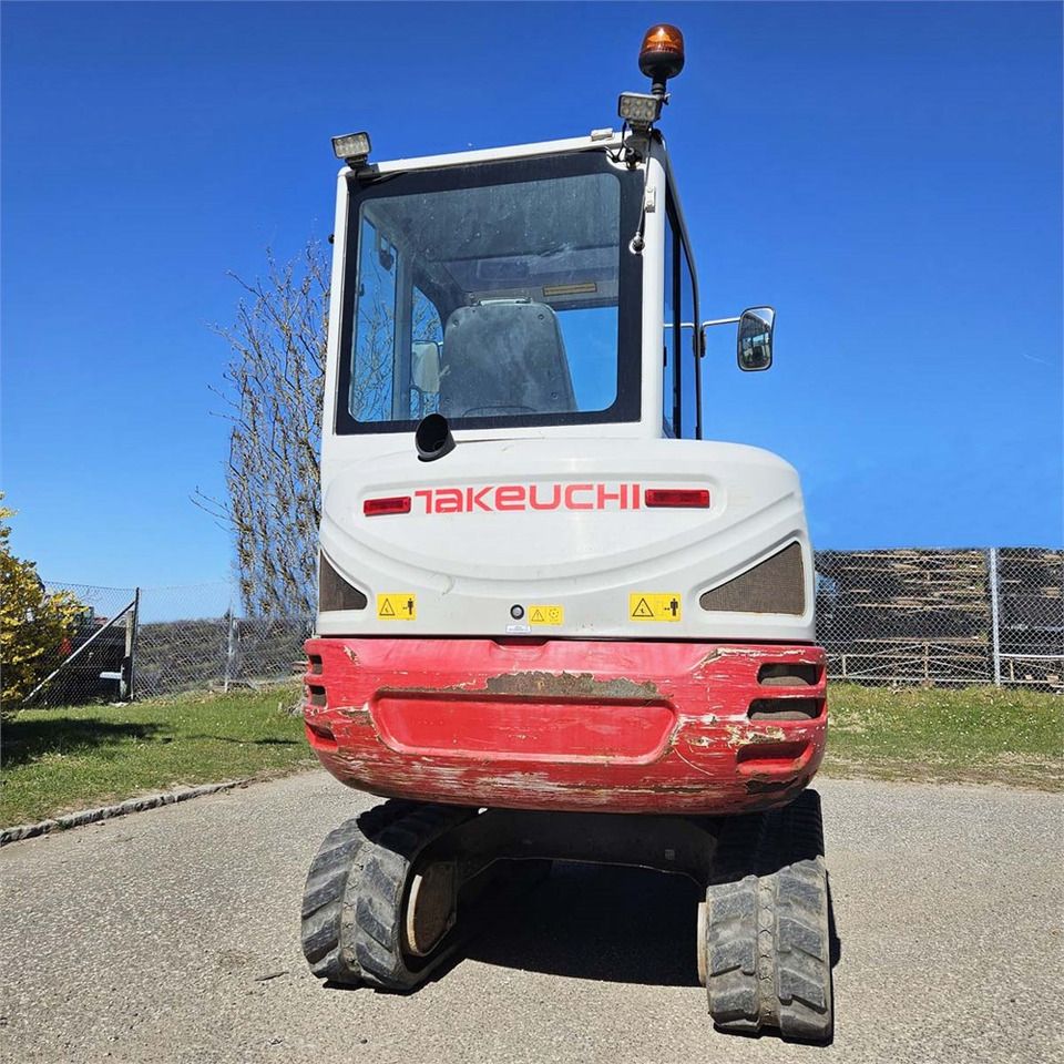 Takeuchi TB230 - Ekskavator mini: gambar 4 Takeuchi TB230 - Ekskavator mini: gambar 4