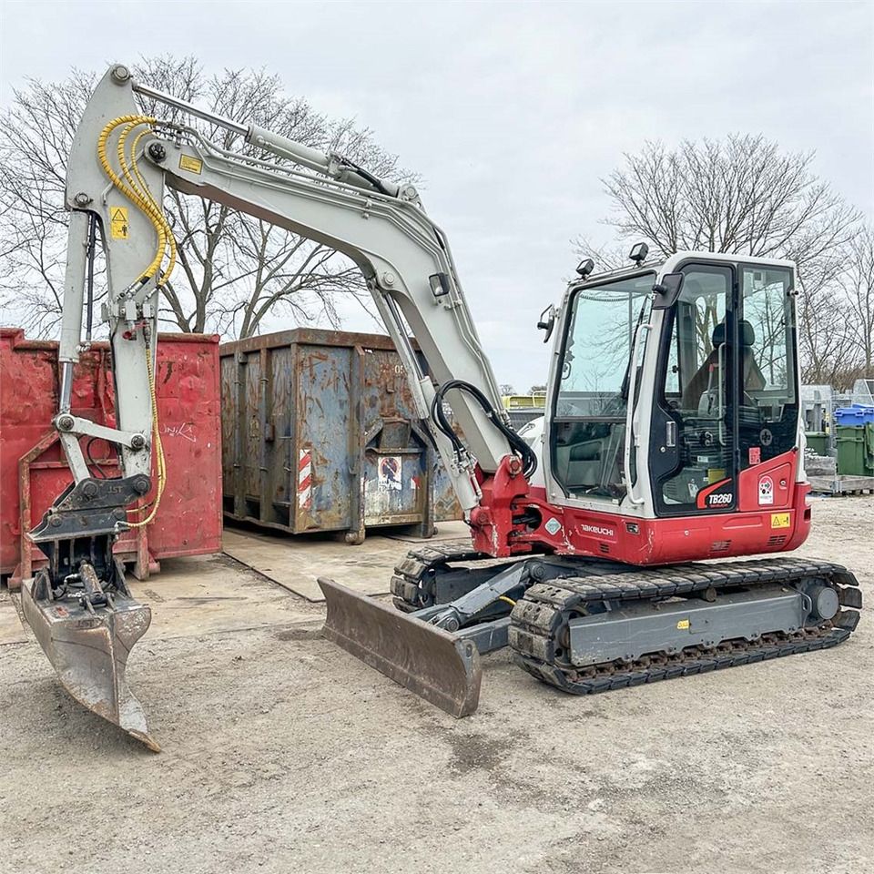 Takeuchi TB260 - Ekskavator mini: gambar 2 Takeuchi TB260 - Ekskavator mini: gambar 2
