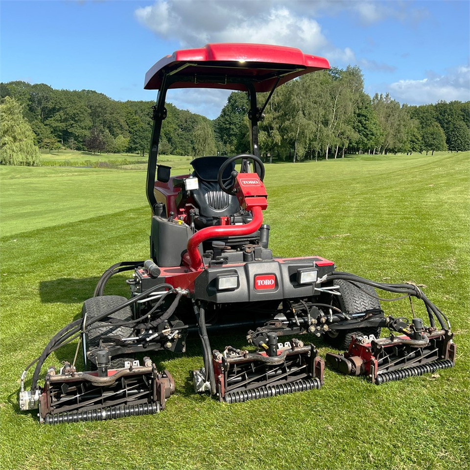 Toro Reelmaster 3575 D - Mesin pemotong rumput: gambar 2 Toro Reelmaster 3575 D - Mesin pemotong rumput: gambar 2