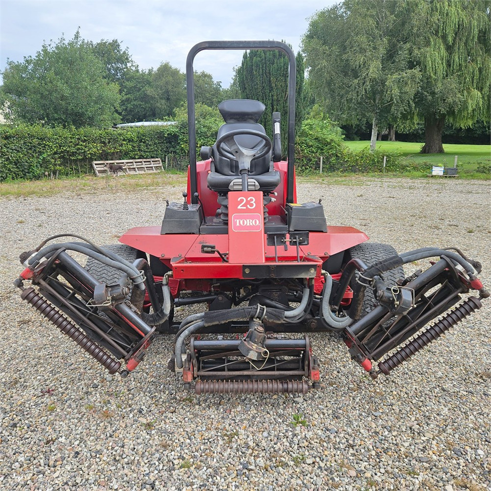 Toro Reelmaster 6500 D - Mesin pemotong rumput: gambar 1 Toro Reelmaster 6500 D - Mesin pemotong rumput: gambar 1