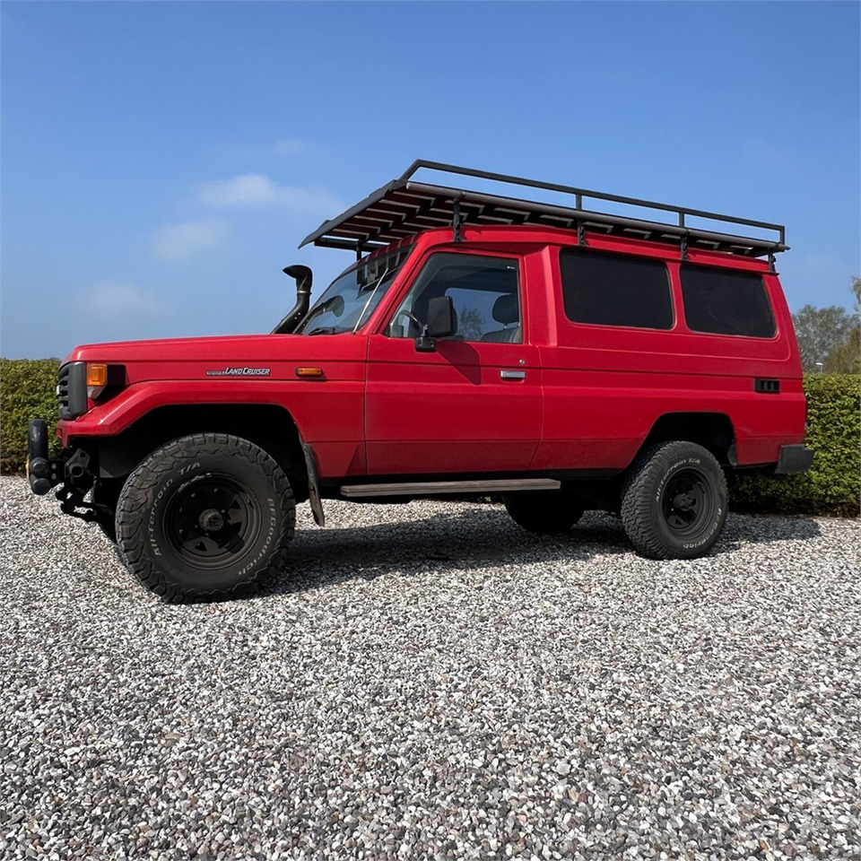 Toyota HZJ75 - Mobil: gambar 5 Toyota HZJ75 - Mobil: gambar 5