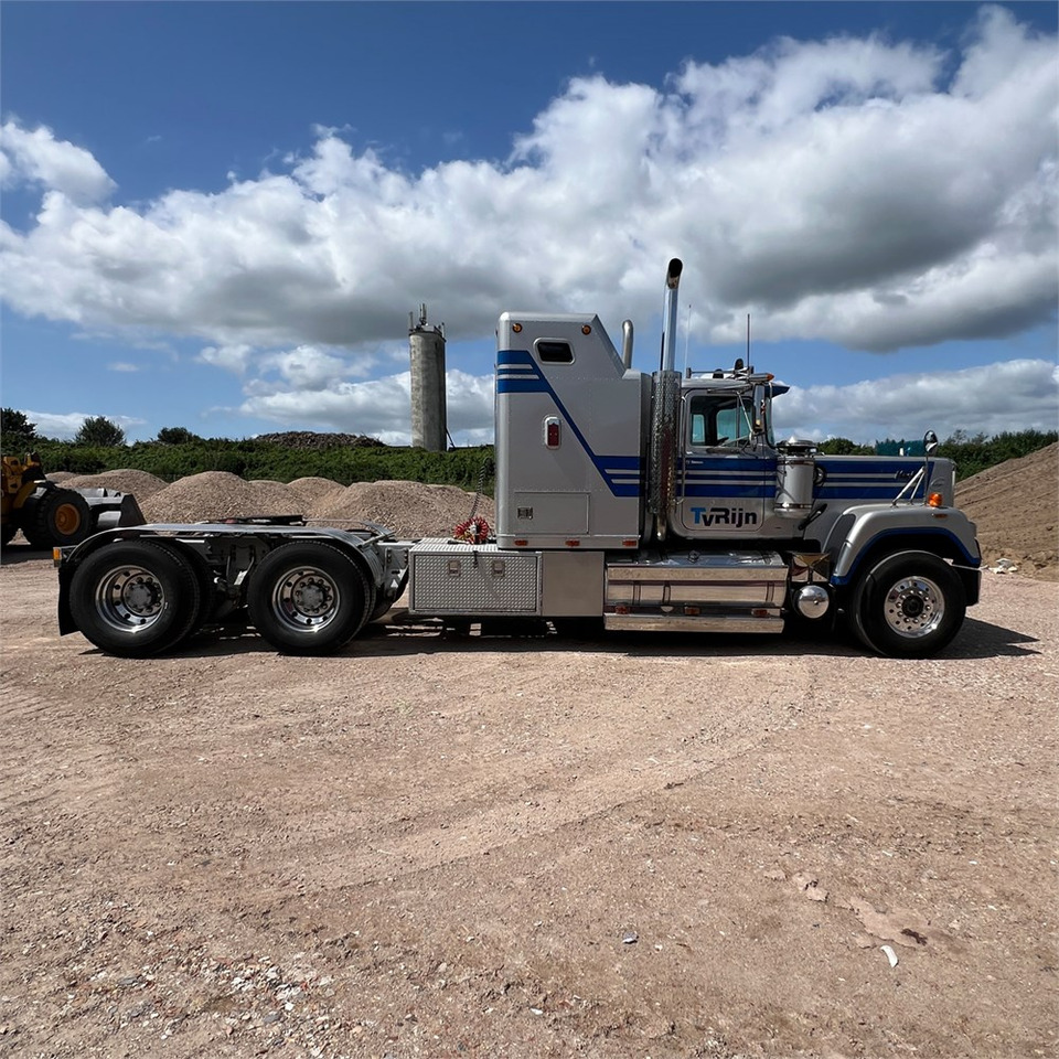 Mack Superliner - Tractor head: gambar 4 Mack Superliner - Tractor head: gambar 4