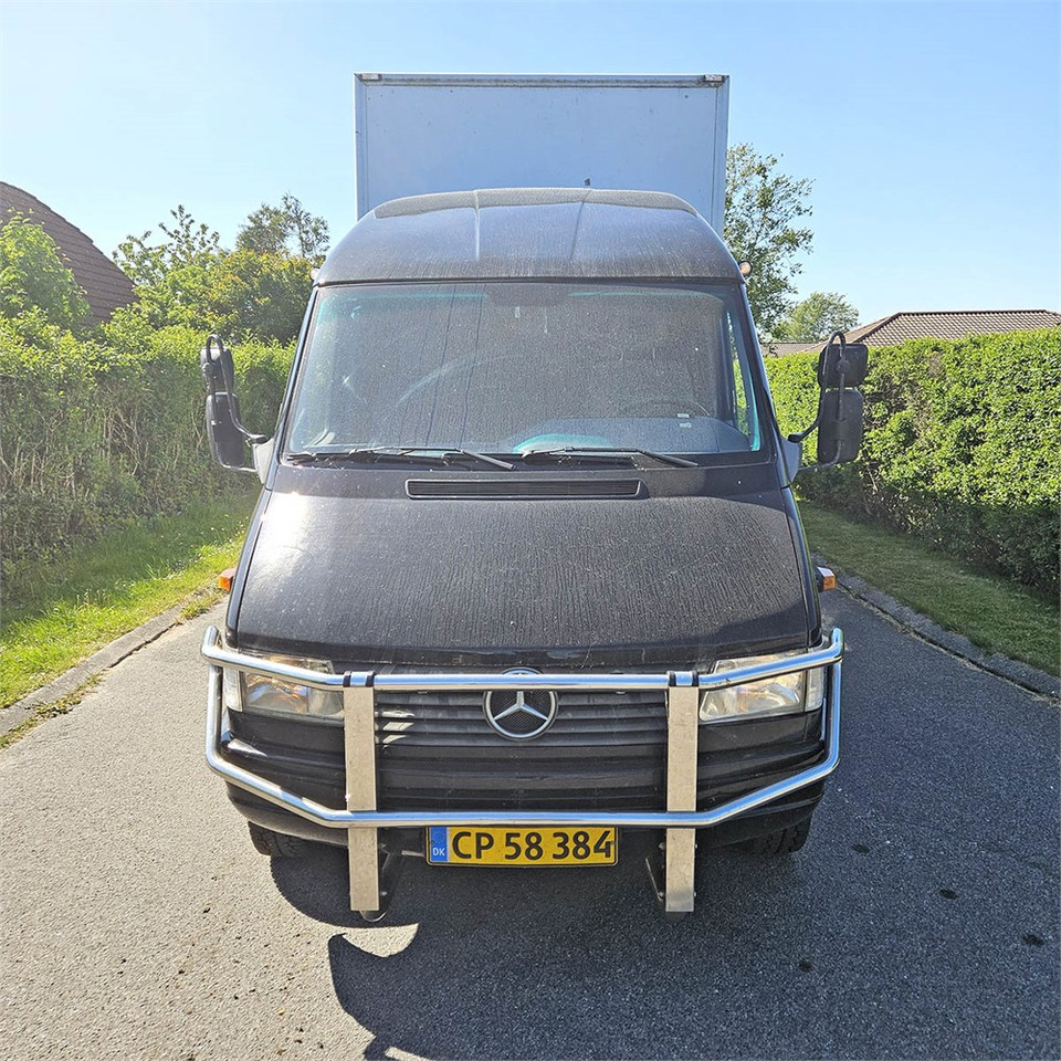 Mercedes 412 D - Tractor head: gambar 4 Mercedes 412 D - Tractor head: gambar 4