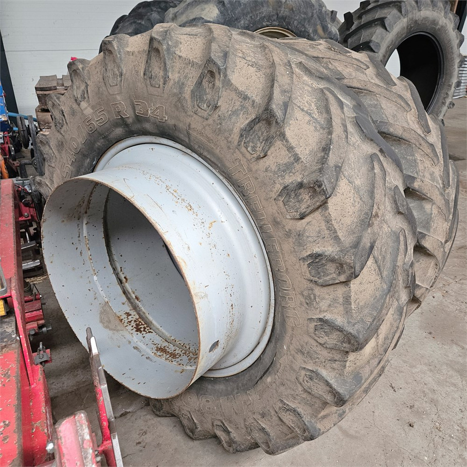 Trelleborg TM800 - Traktor: gambar 3 Trelleborg TM800 - Traktor: gambar 3