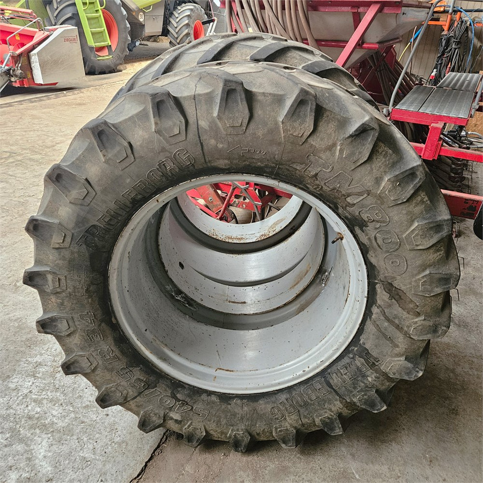 Trelleborg TM800 - Traktor: gambar 4 Trelleborg TM800 - Traktor: gambar 4