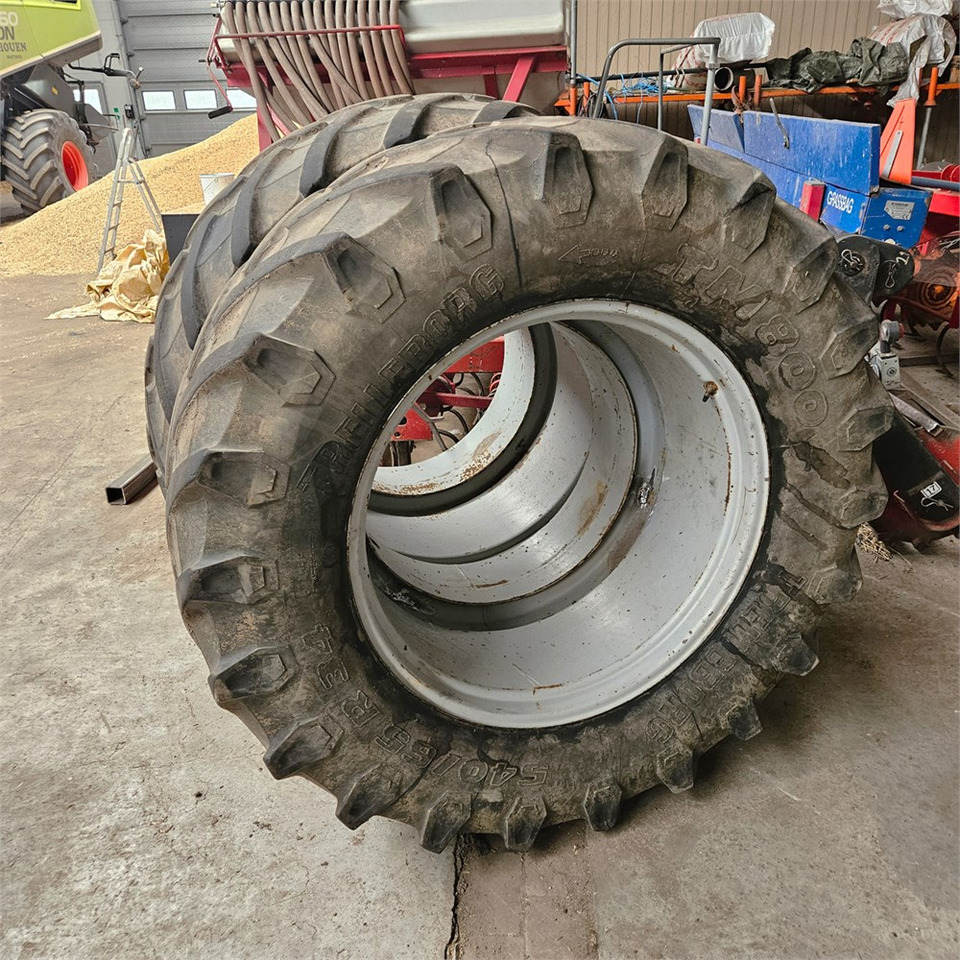 Trelleborg TM800 - Traktor: gambar 1 Trelleborg TM800 - Traktor: gambar 1