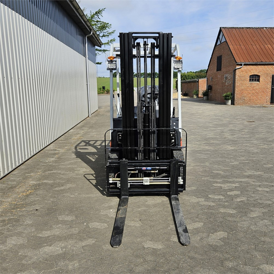 Tyson CPD-20 - Forklift: gambar 4 Tyson CPD-20 - Forklift: gambar 4