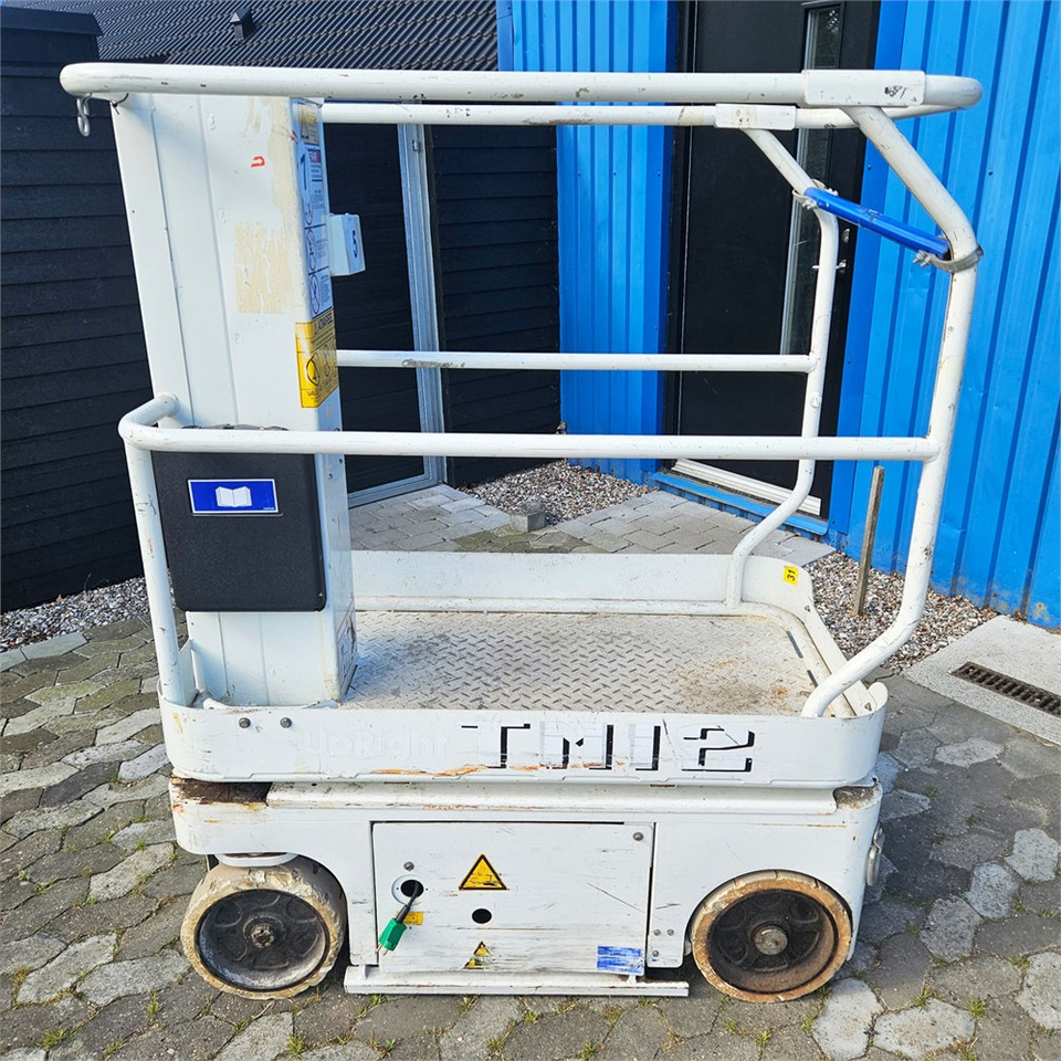 UpRight TM12 - Lift tiang vertikal: gambar 1 UpRight TM12 - Lift tiang vertikal: gambar 1