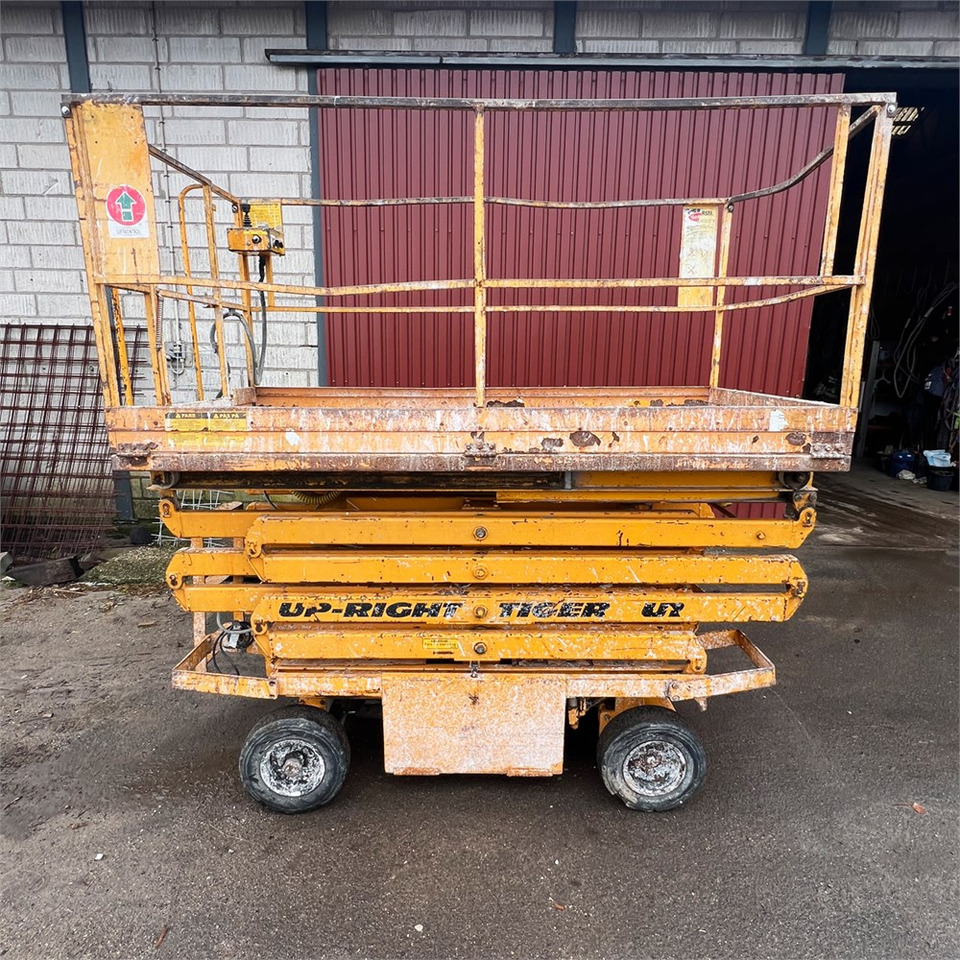 UpRight Tiger F5024-01 - Scissor lifts: gambar 3 UpRight Tiger F5024-01 - Scissor lifts: gambar 3