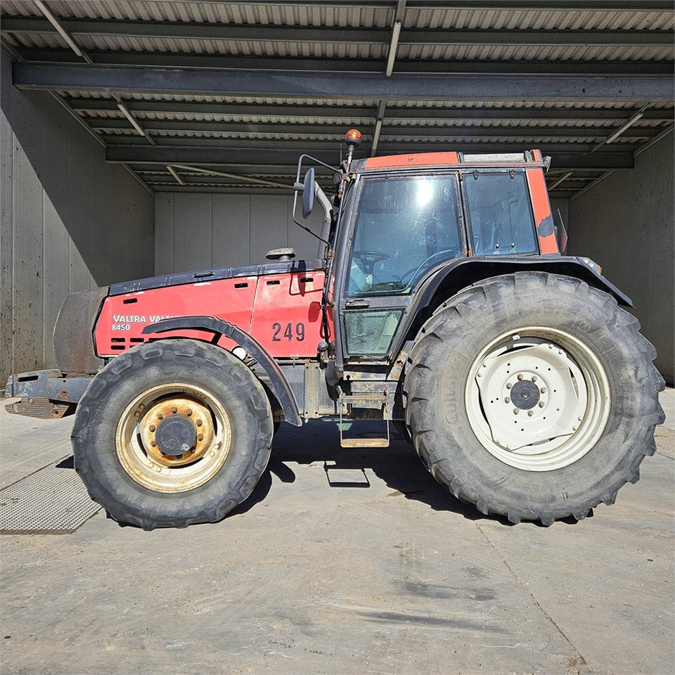 Valmet Valtra 8450 - Traktor: gambar 2 Valmet Valtra 8450 - Traktor: gambar 2