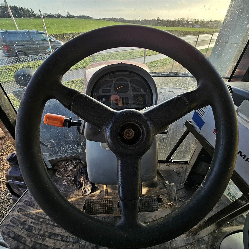 Traktor Valtra S322: gambar 22