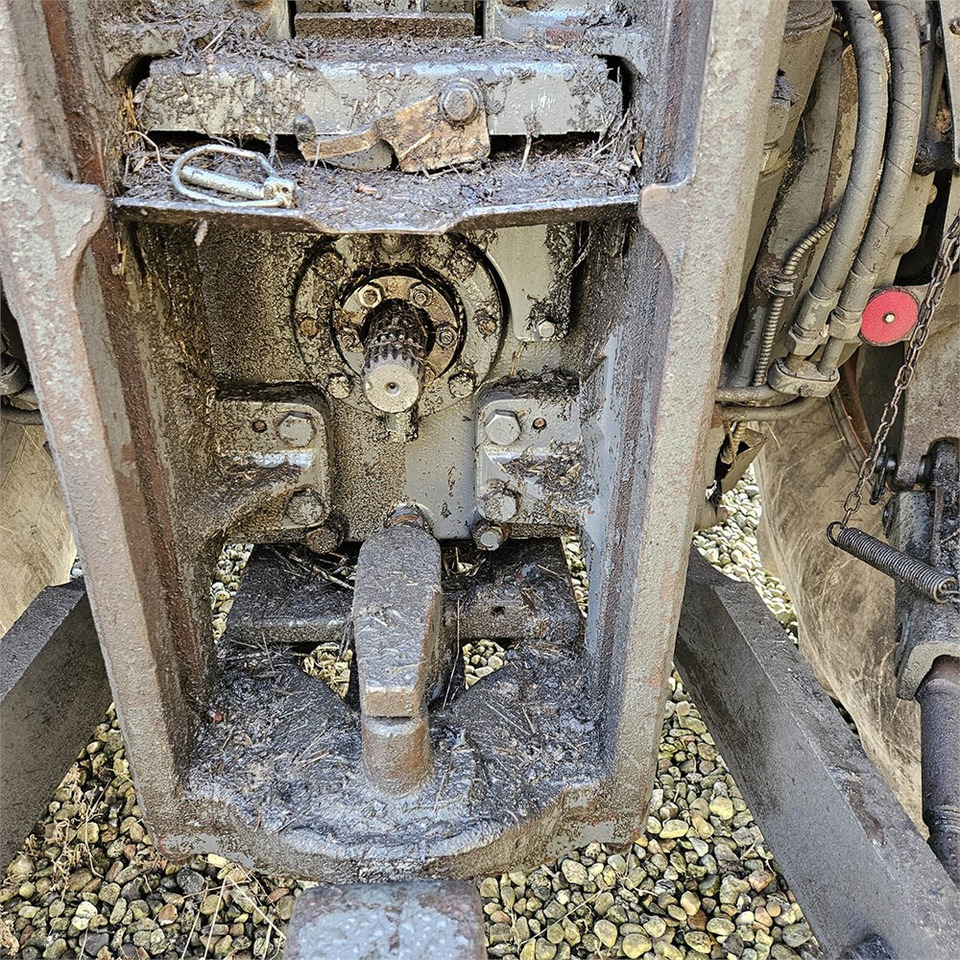 Traktor Valtra S322: gambar 13