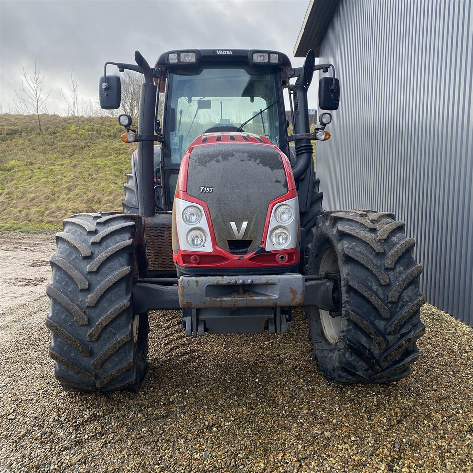 Valtra T 153 - Traktor: gambar 4 Valtra T 153 - Traktor: gambar 4