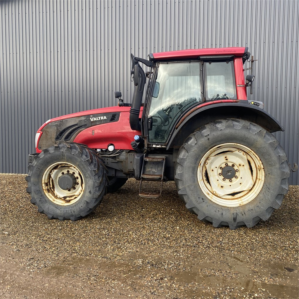 Valtra T 153 - Traktor: gambar 5 Valtra T 153 - Traktor: gambar 5