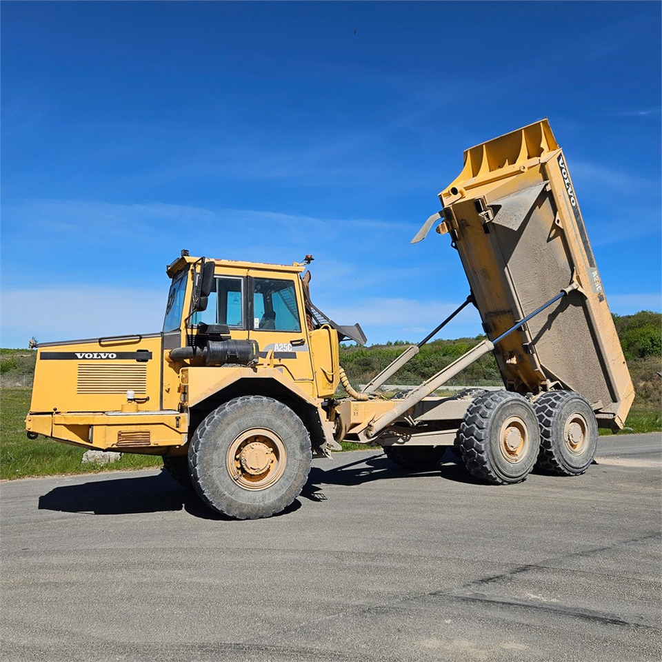 Volvo A25 C - Tempat sampah artikulasi: gambar 2 Volvo A25 C - Tempat sampah artikulasi: gambar 2