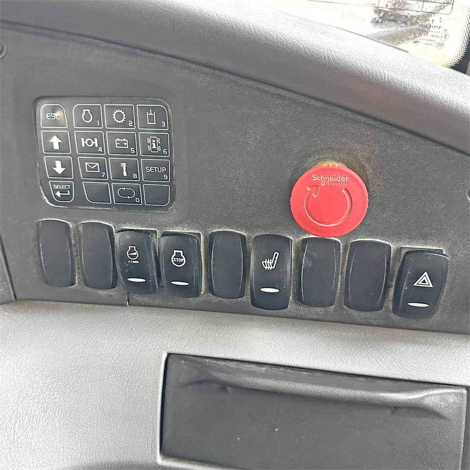 Tempat sampah artikulasi Volvo A30 G: gambar 28