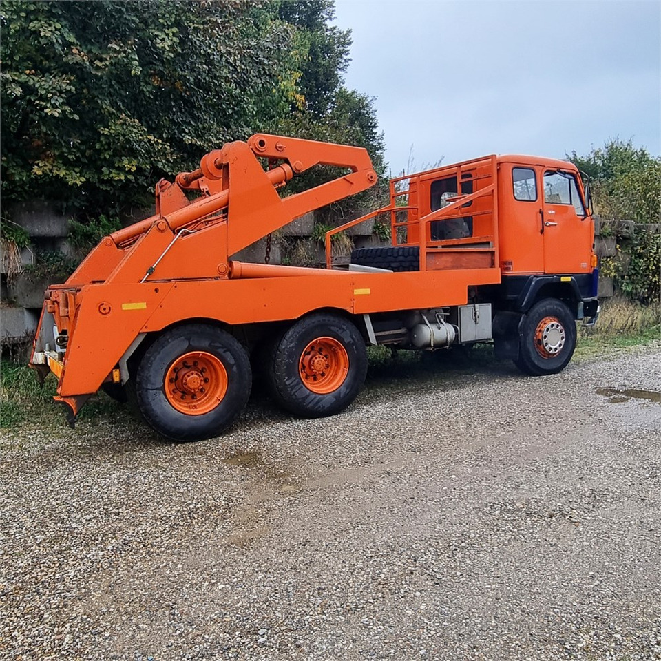 Volvo F 88 - Truk skip loader: gambar 5 Volvo F 88 - Truk skip loader: gambar 5