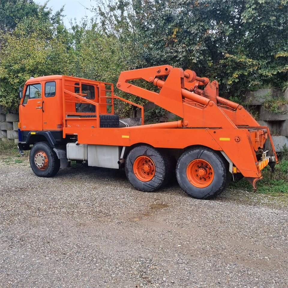 Volvo F 88 - Truk skip loader: gambar 3 Volvo F 88 - Truk skip loader: gambar 3