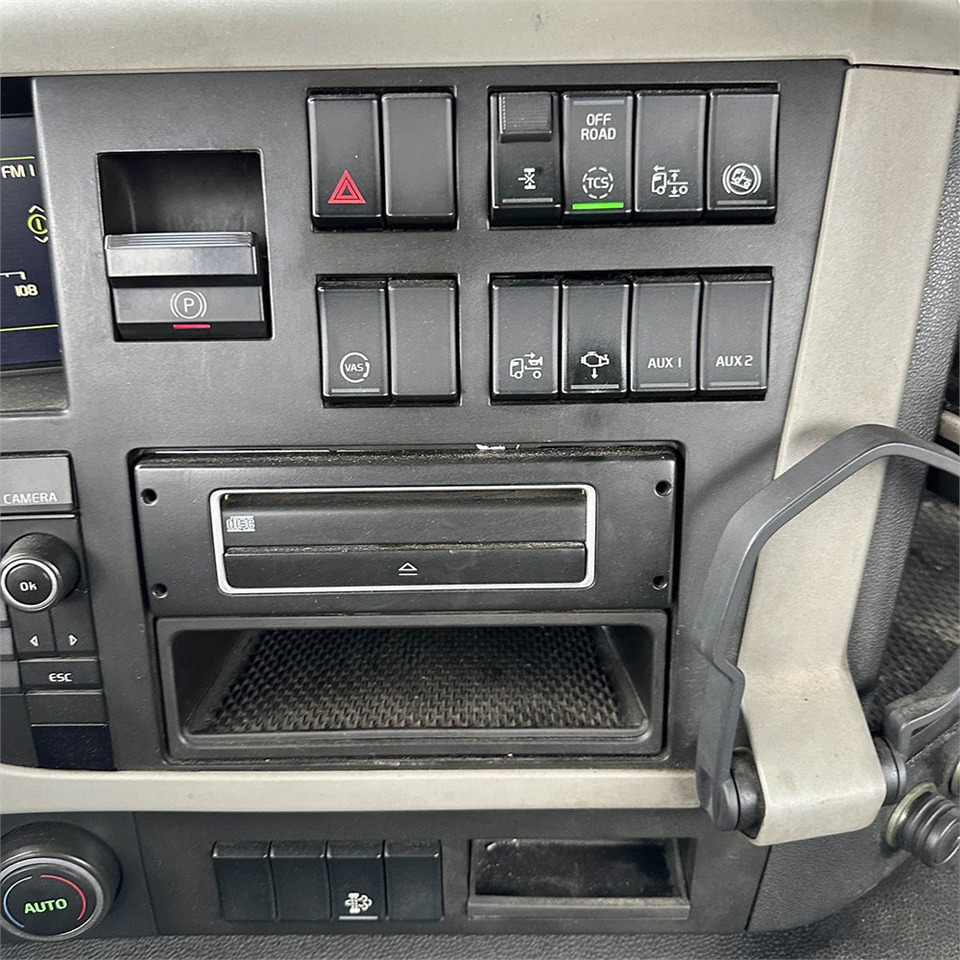 Truk pembawa sistem kabel Volvo FM-330: gambar 15