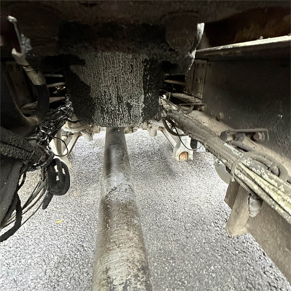 Truk pembawa sistem kabel Volvo FM-330: gambar 31